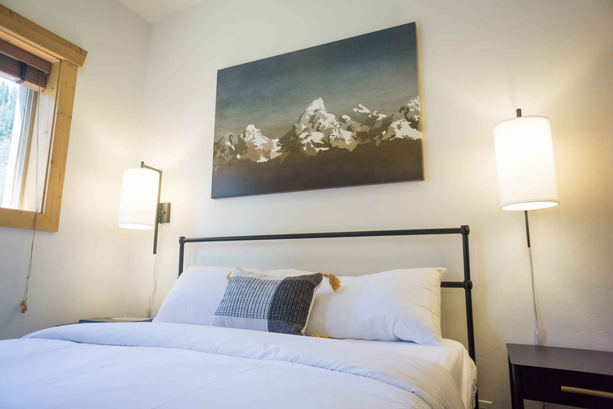 Moose Creek Ranch Lodge Suites Queen Bed
